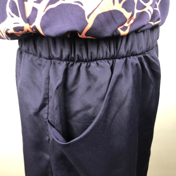 The Limited Dress with Pockets Small - Picture 3 of 6